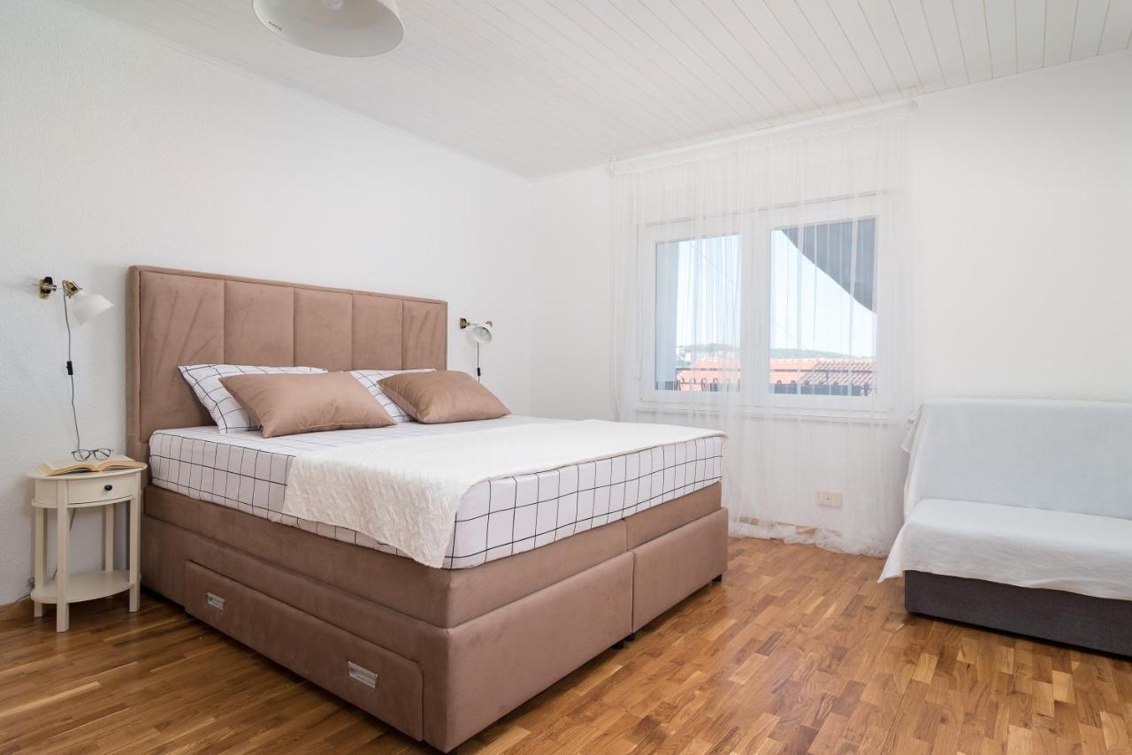 Apartman Regius White Trogir Buitenkant foto